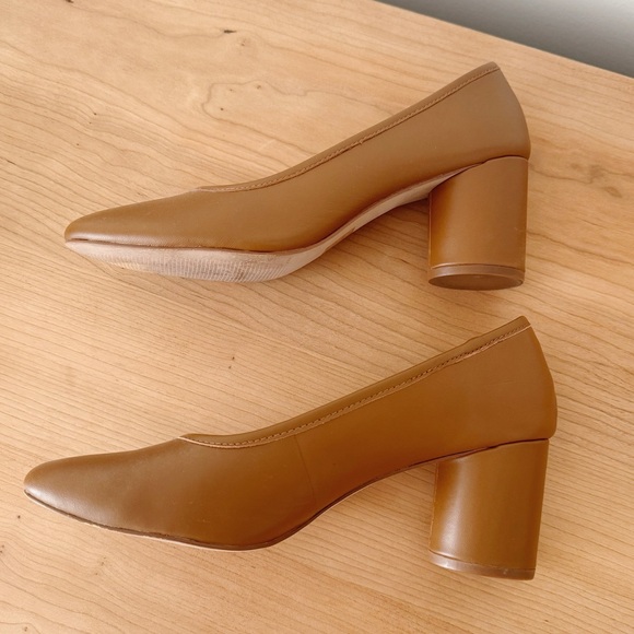 The Reid Pump in Leather - Picture 5 of 9